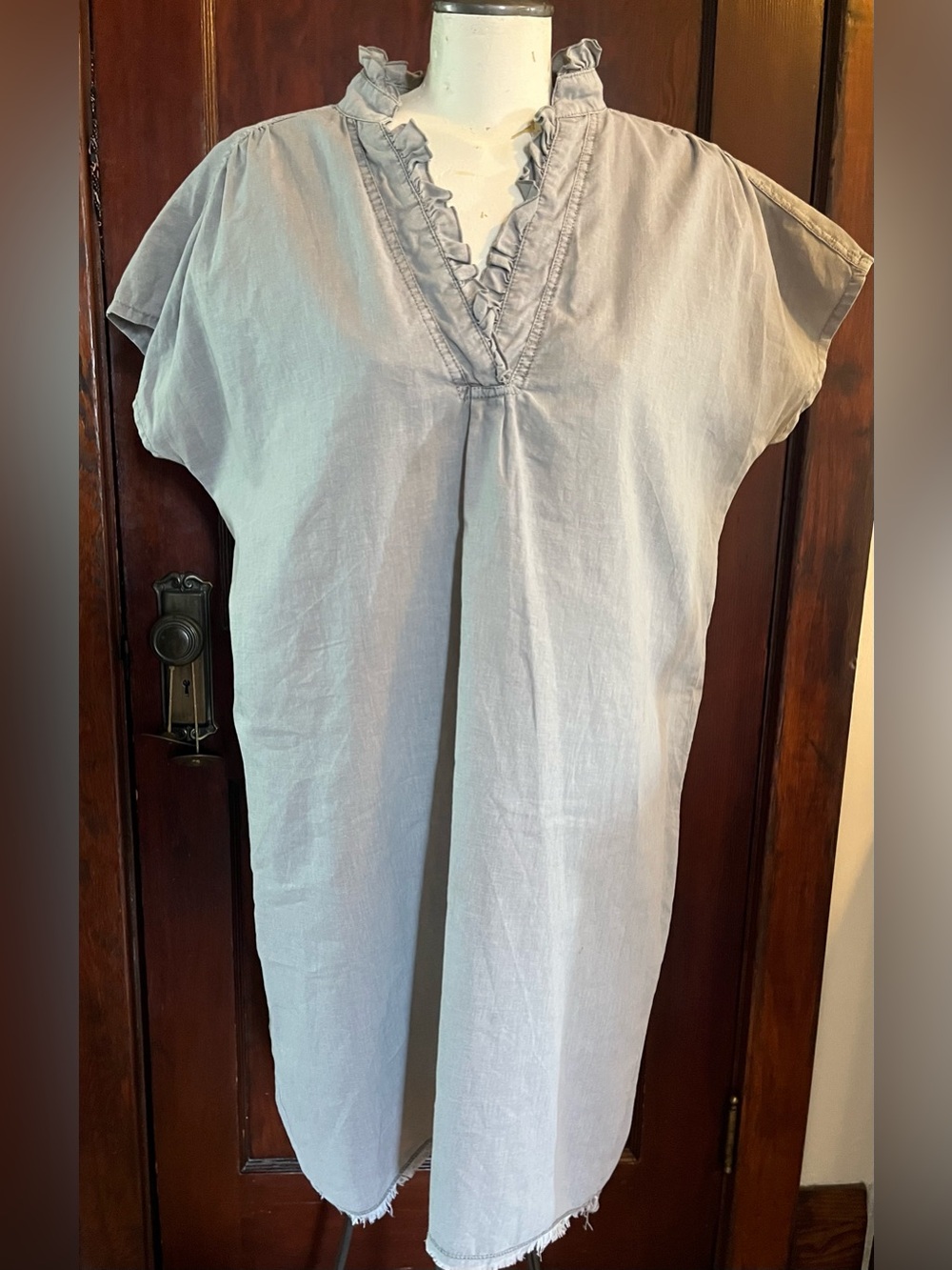 XCVI Light Gray Ruffle V-Neck Linen/Cotton Tunic/Dress - Size Large